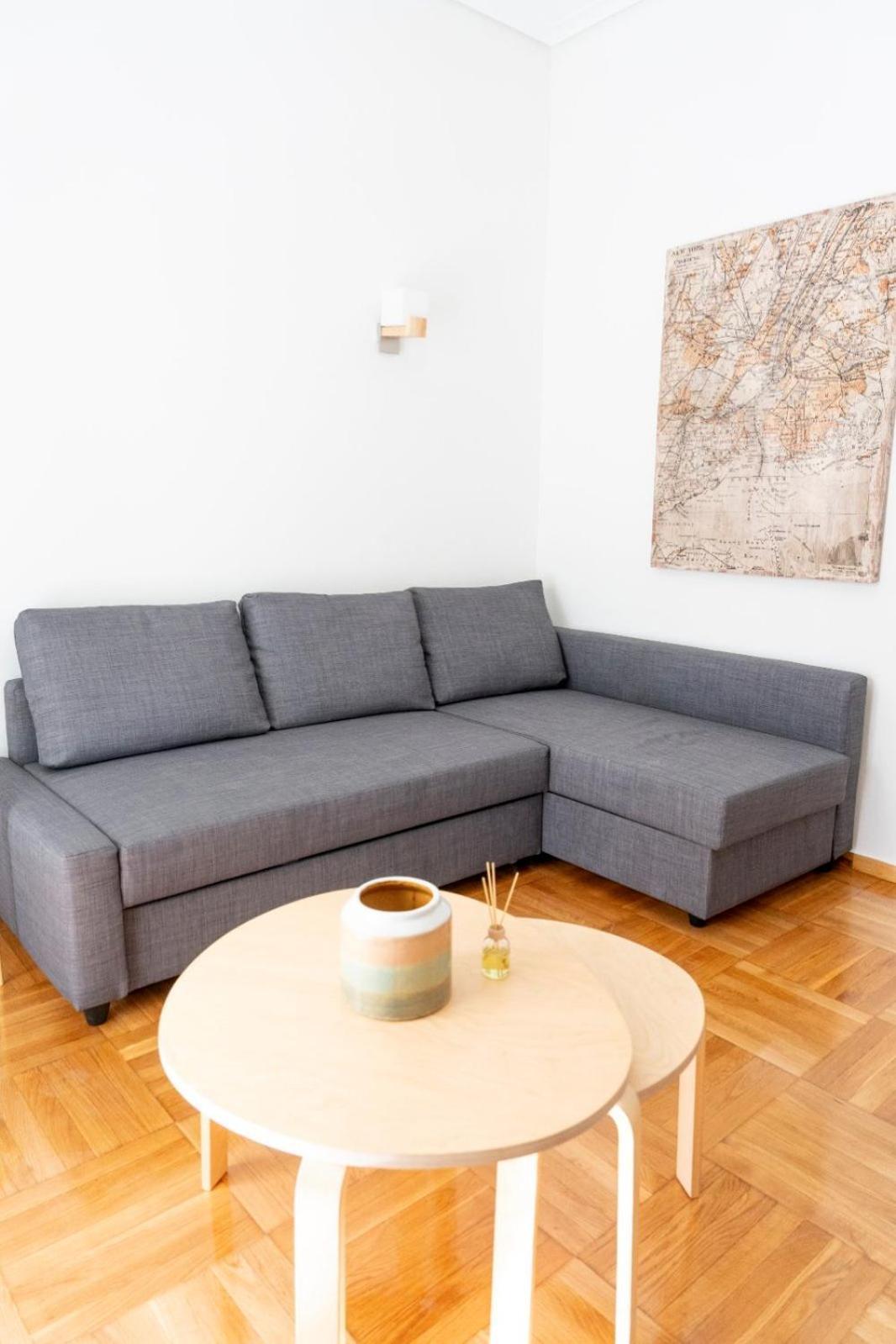 Cozy And Modern Near Center *
