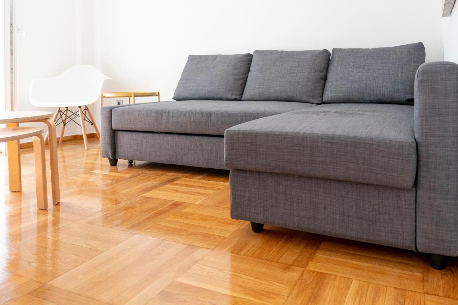 Cozy And Modern Near Center