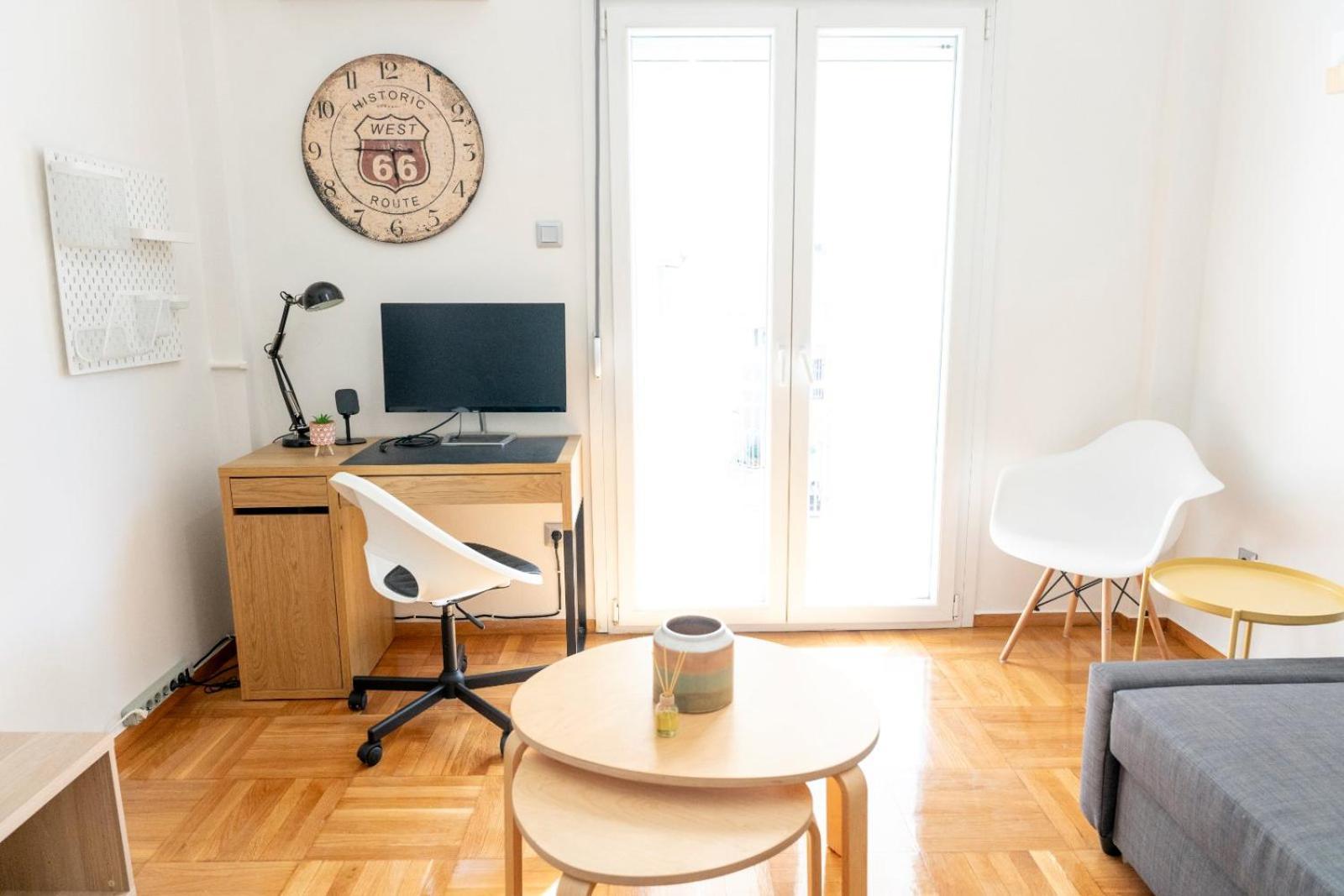 Cozy And Modern Near Center Apartment