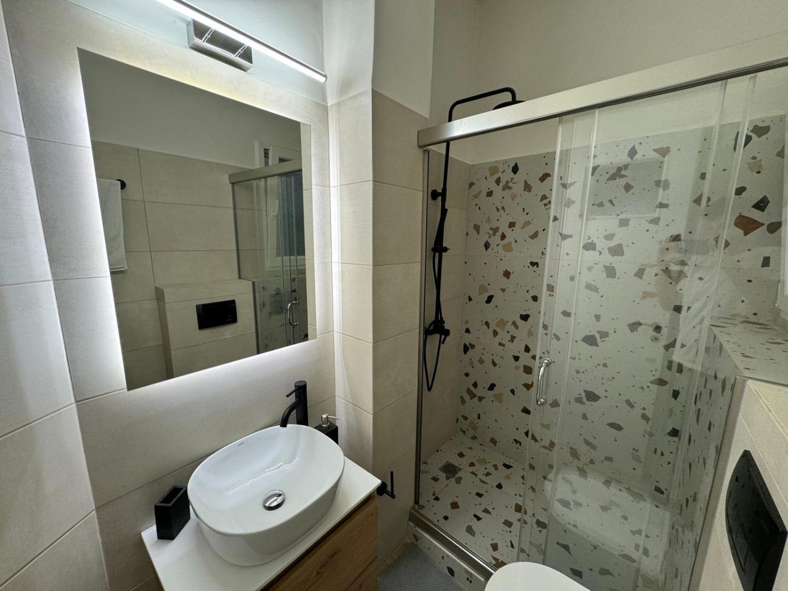 Cozy And Modern Near Center Apartment Athens